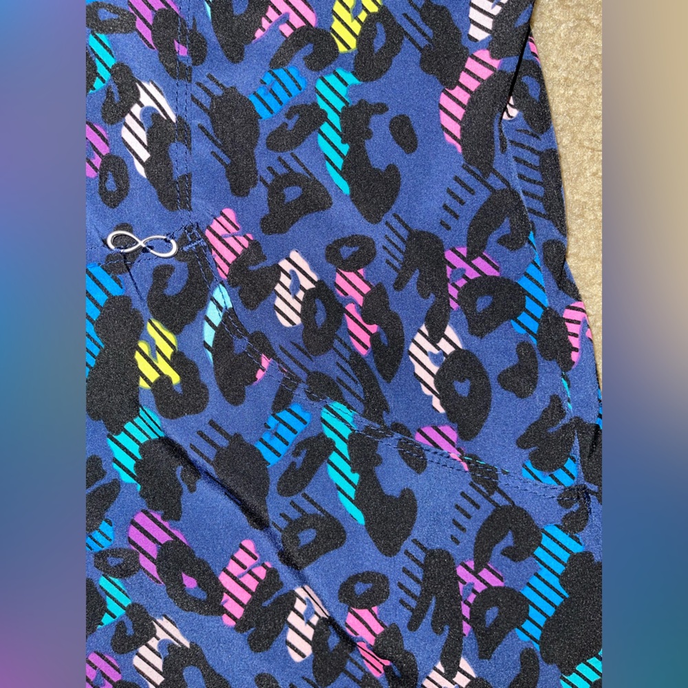 Colorful Leopard Print Top - Picture 3 of 4